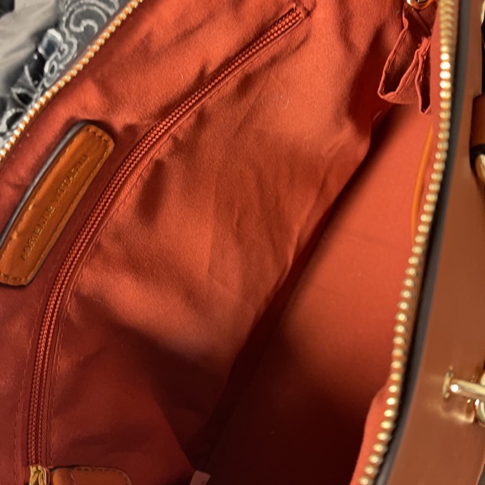 Adrienne Vittadini shoulder bag - Picture 2 of 2